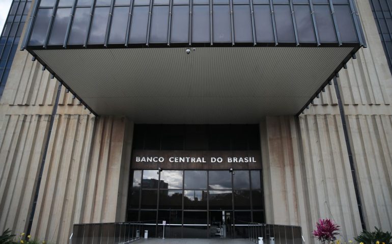 Edifício-sede do Banco Central no Setor Bancário Norte, em lote doado pela Prefeitura de Brasília, em outubro de 1967