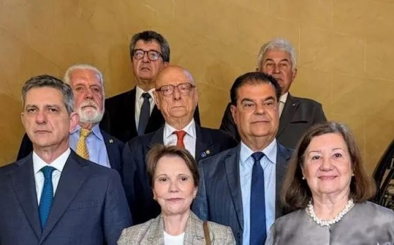 senadores